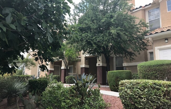 Beautiful  2bed 2bath Gated Community