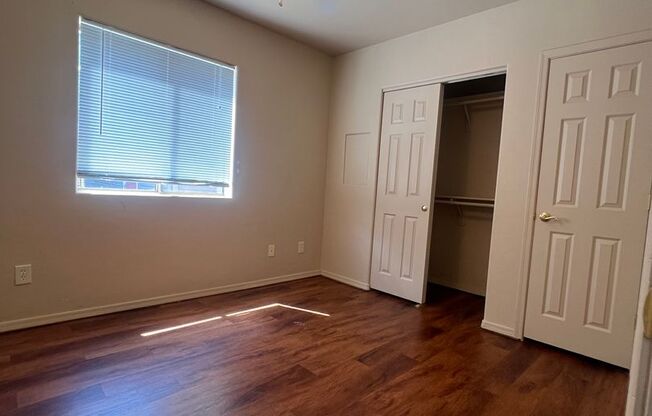 1 bed, 1 bath, 506 sqft, $1,300, Unit B