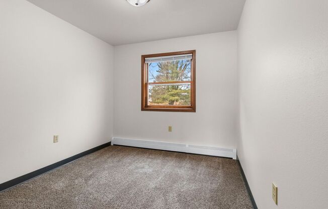 2 beds, 1 bath, 900 sqft, $1,045, Unit 2950