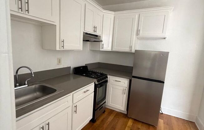 Studio, 1 bath, 300 sqft, $1,750, Unit 412