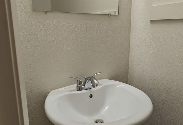 2 beds, 1.5 baths, 900 sqft, $1,545, Unit 7869