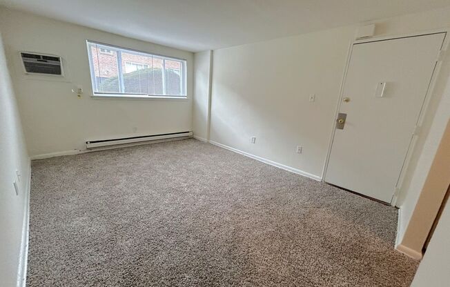 1 bed, 1 bath, 575 sqft, $1,039, Unit F07