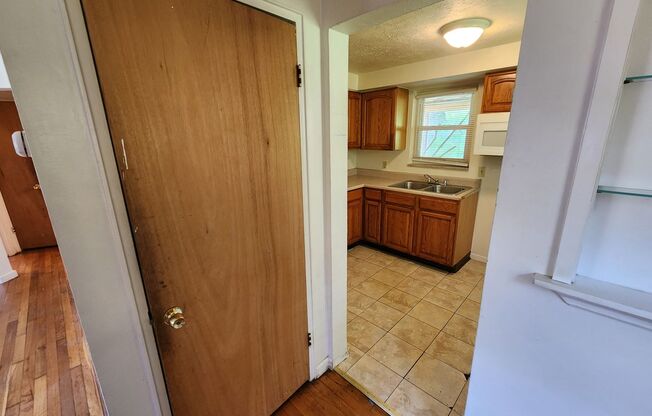 3 beds, 1 bath, $1,295