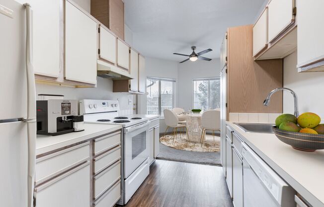 2 beds, 1.5 baths, 1,071 sqft, $1,695, Unit 878-84