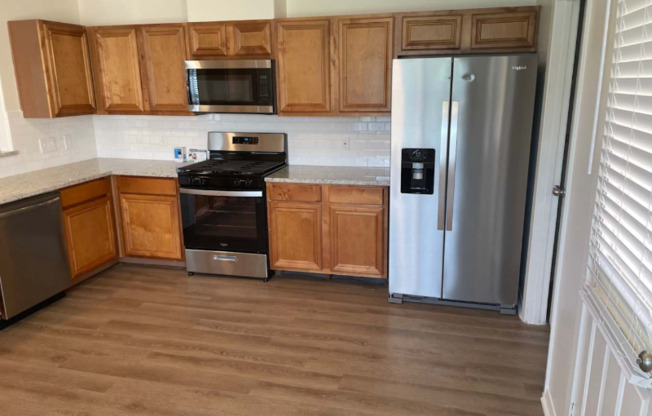 1503 IMPERIAL MNR LN