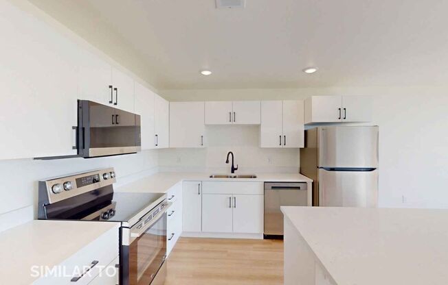 2 beds, 2 baths, 850 sqft, $1,650, Unit 6400-203