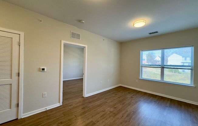 3 beds, 2 baths, 925 sqft, $1,600, Unit 5906 Arizona Ave- Apt B