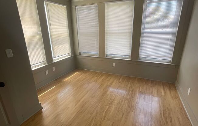 3 beds, 1 bath, $9,785, Unit Apt 3