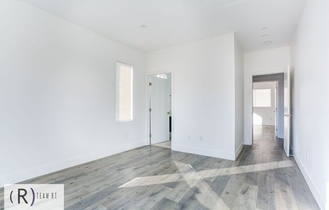 3 beds, 3 baths, 1,565 sqft, $3,600, Unit 11639 1/2 Burbank Blvd