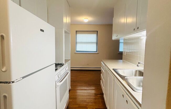 1 bed, 1 bath, 575 sqft, $1,695, Unit 402