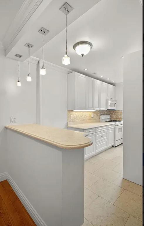 172 E 91 ST