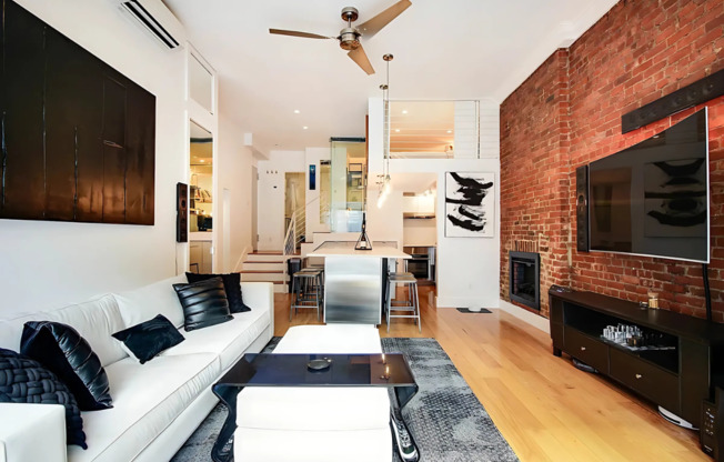 219 W 14 ST