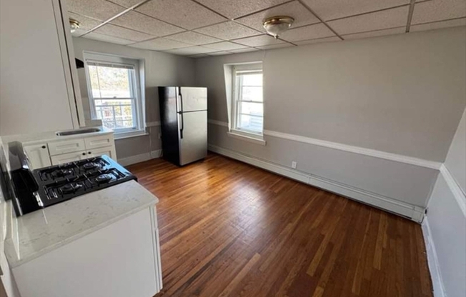 1 bed, 1 bath, 600 sqft, $2,300, Unit 3