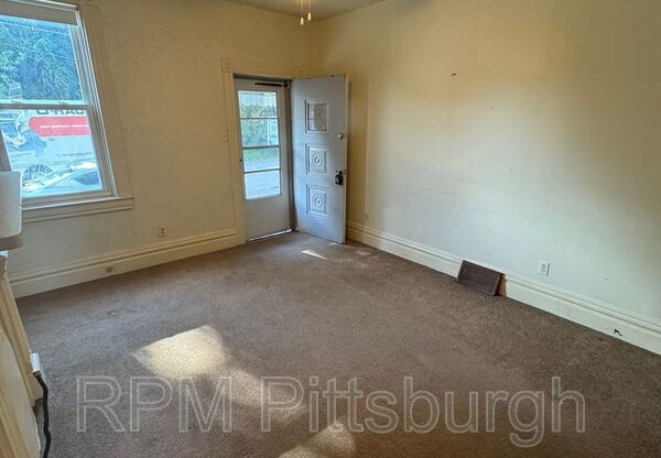 120 EARL ST