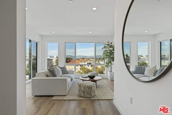 10918 CAMARILLO ST