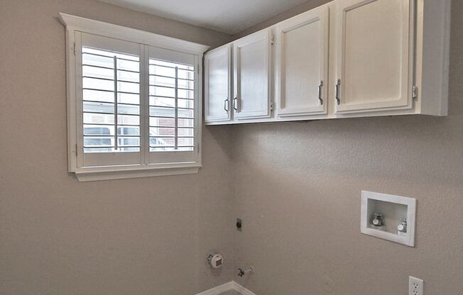 3 beds, 2.5 baths, $1,915