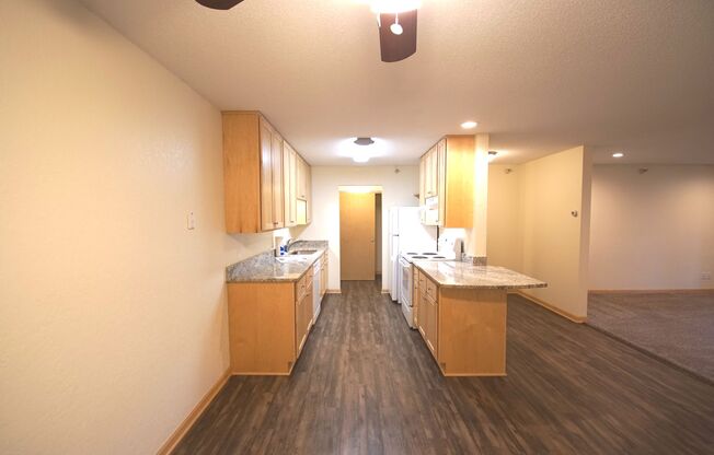 2 beds, 1 bath, 980 sqft, $1,725, Unit 329