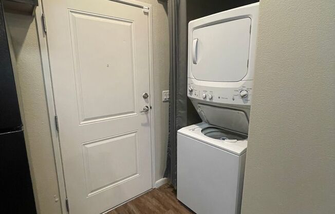 1 bed, 1 bath, $1,050, Unit 307