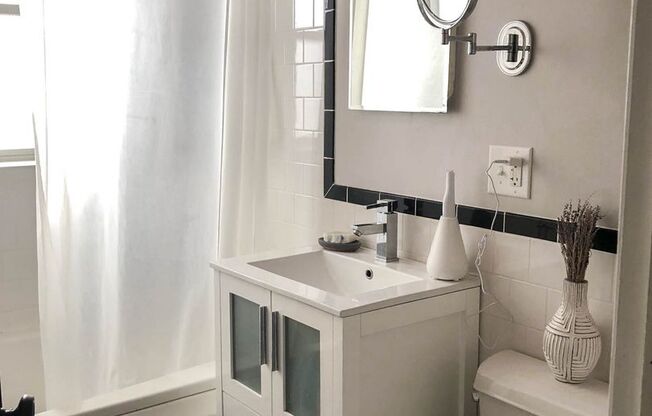 1 bed, 1 bath, 716 sqft, $1,995, Unit 4808-3W