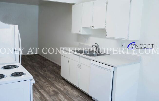 2 beds, 1 bath, 810 sqft, $1,299, Unit 30