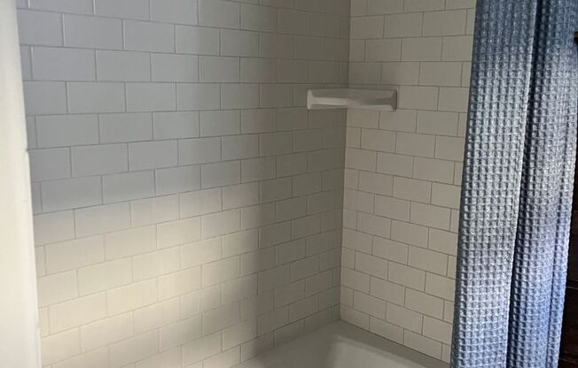 Studio, 1 bath, 400 sqft, $1,725