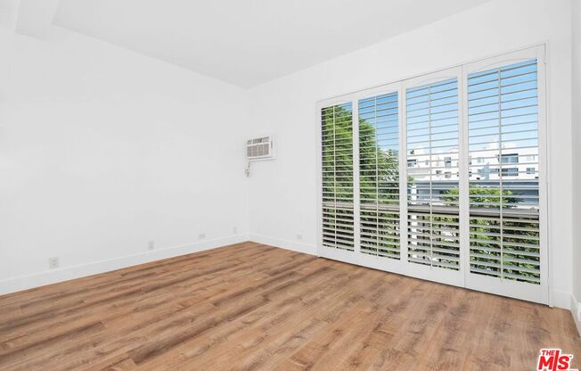 Studio, 1 bath, 405 sqft, $2,700, Unit 546