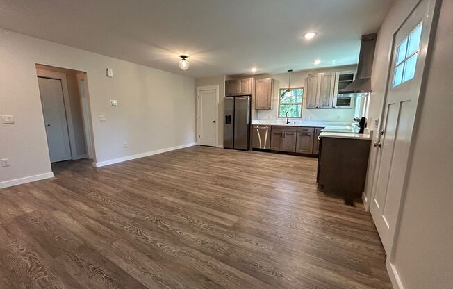 West AVL - 1/1 Like New Duplex