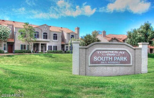 Great Chandler apartment with two master suites!