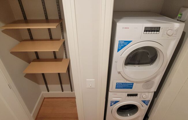 1 bed, 1 bath, $2,400, Unit 206