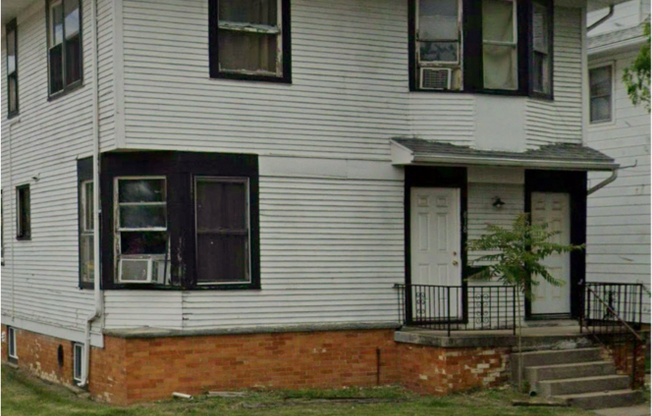 818 Phillips Ave