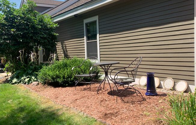 2 beds, 2 baths, 1,070 sqft, $2,600, Unit 8-8A