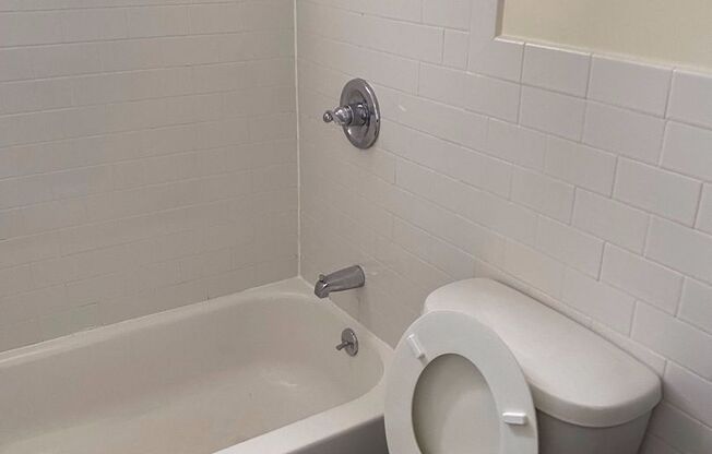 Studio, 1 bath, $1,800, Unit E16