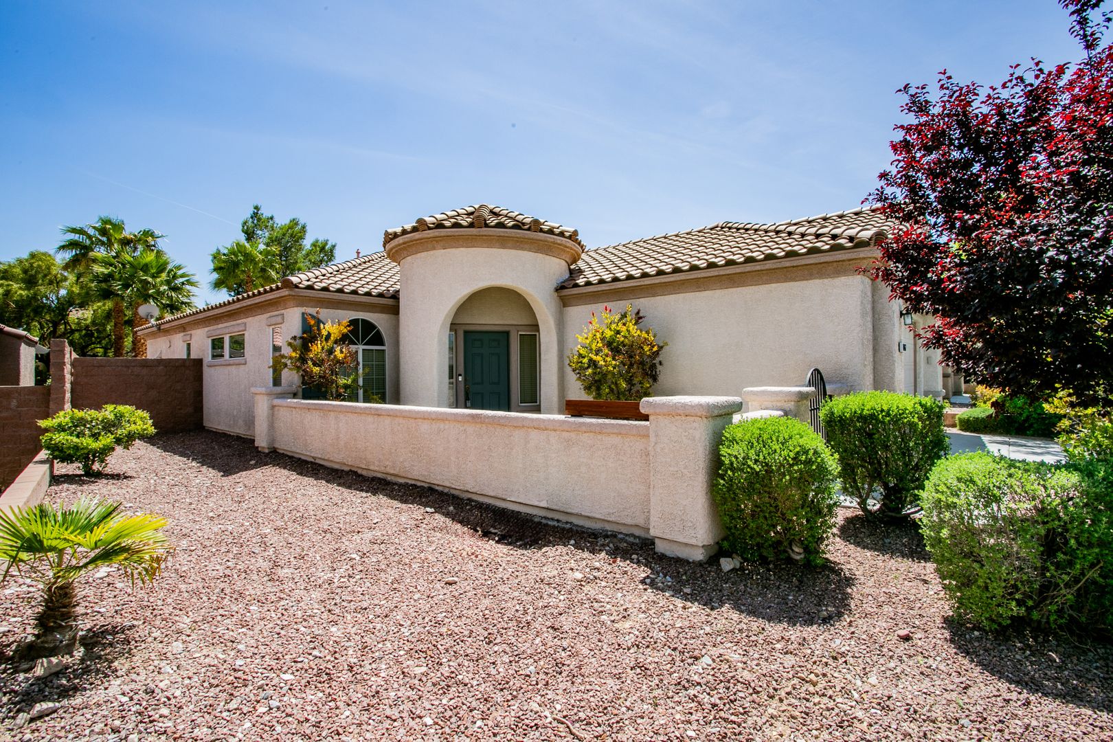 Beautiful Single Story, 3-bedroom Home with Swimming Pool in Summerlin.