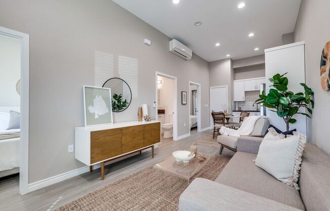 2 beds, 1 bath, 600 sqft, $2,195, Unit 124