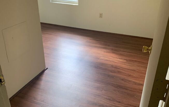 3 beds, 2 baths, $1,600