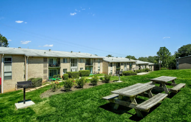 2 beds, 1 bath, 1,000 sqft, $2,375, Unit 1932KD-0T2