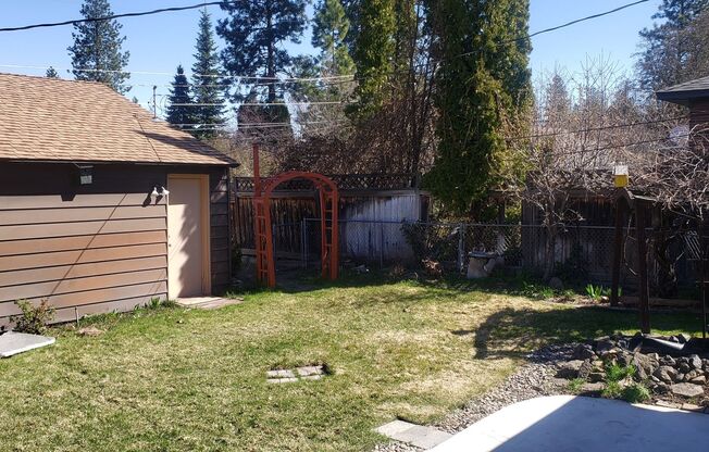 Available June 10th 3-bedroom, 2 bath home on a corner lot near Hamblen Elementary School