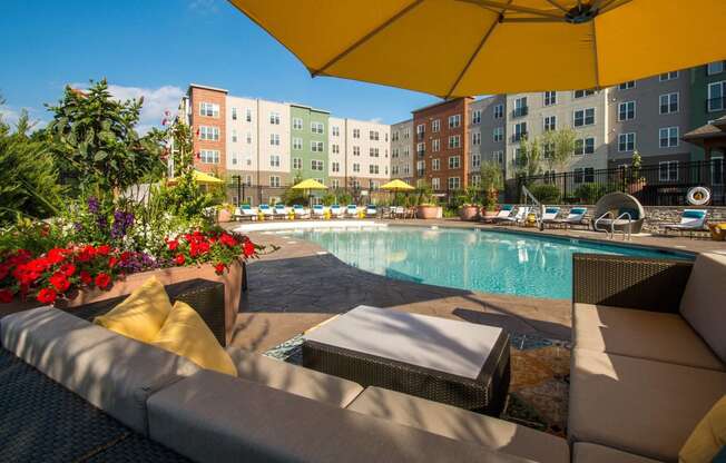 the swimming pool at the residence inn