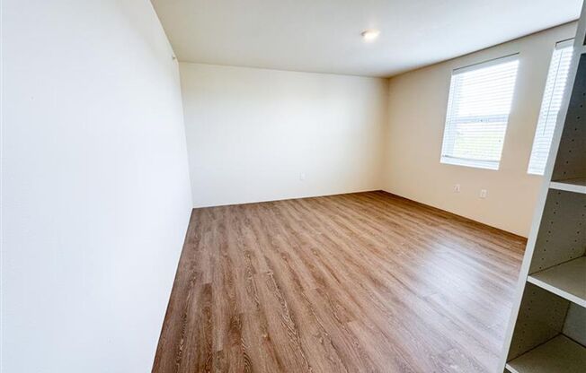 Studio, 1 bath, 160 sqft, $1,395, Unit 557