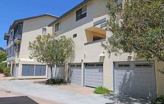 Spacious 2 Bedroom 2-1/2 Bathroom Townhome with 2-car garage in La Jolla near UCSD