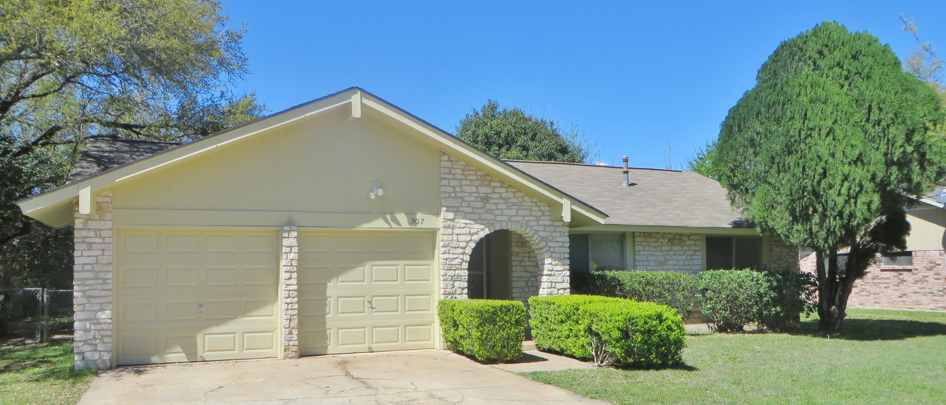 3 Bedroom 2 Bathroom Georgetown Home