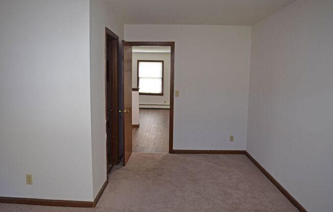 1 bed, 1 bath, 571 sqft, $825, Unit AD-31