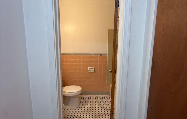 Studio, 1 bath, 487 sqft, $1,250, Unit Fifth 306