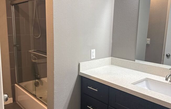 2 beds, 2 baths, $2,750, Unit 105