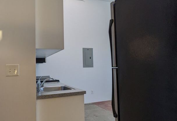 Studio, 1 bath, 669 sqft, $1,245, Unit 420