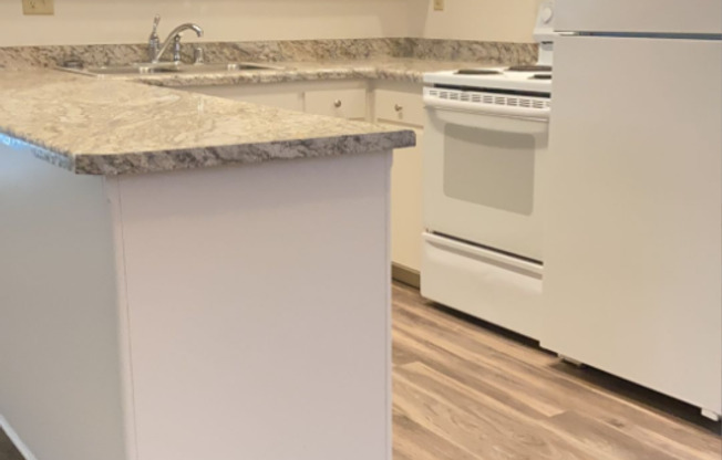 1 bed, 1 bath, 550 sqft, $1,295, Unit 37