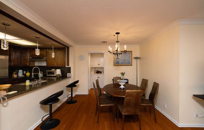 2 beds, 2 baths, $3,500, Unit APARTMENT 305