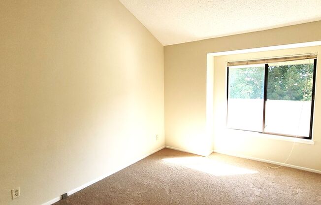 2 beds, 1 bath, $1,800