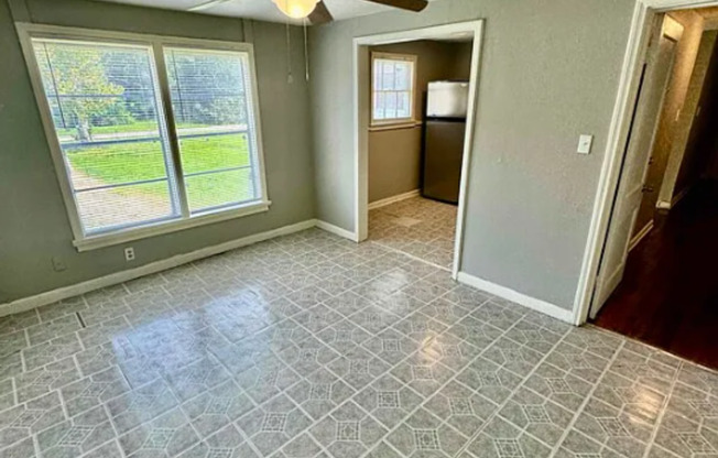 4265 WOODLAWN AVE Unit B BEAUMONT,	TX	77703