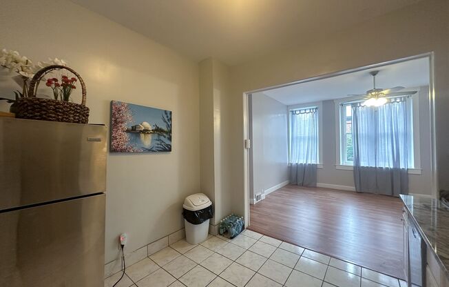 1 bed, 1 bath, $1,199, Unit Unit 2